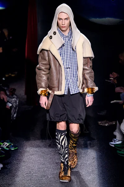 Look 35